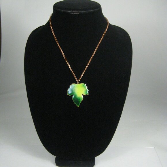 Necklace Earrings Screw Back Set 3 Grean 18 In VTG 40 Enamel Leaf CHAIN REPLACE - Picture 2 of 7